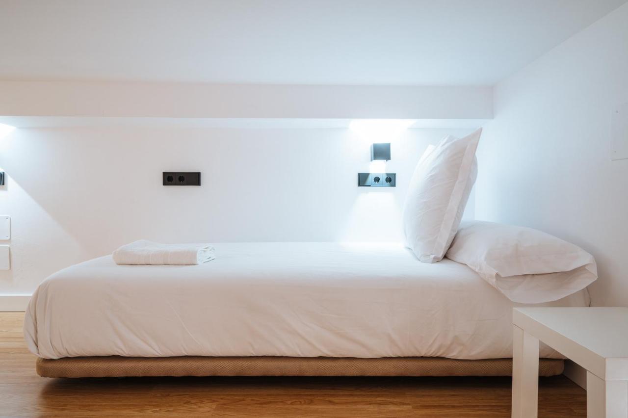 Apartamentos Montevideo 6 إشبيلية المظهر الخارجي الصورة