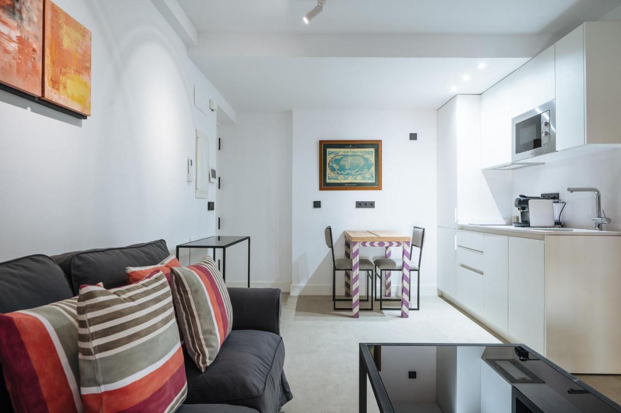 Apartamentos Montevideo 6 إشبيلية المظهر الخارجي الصورة