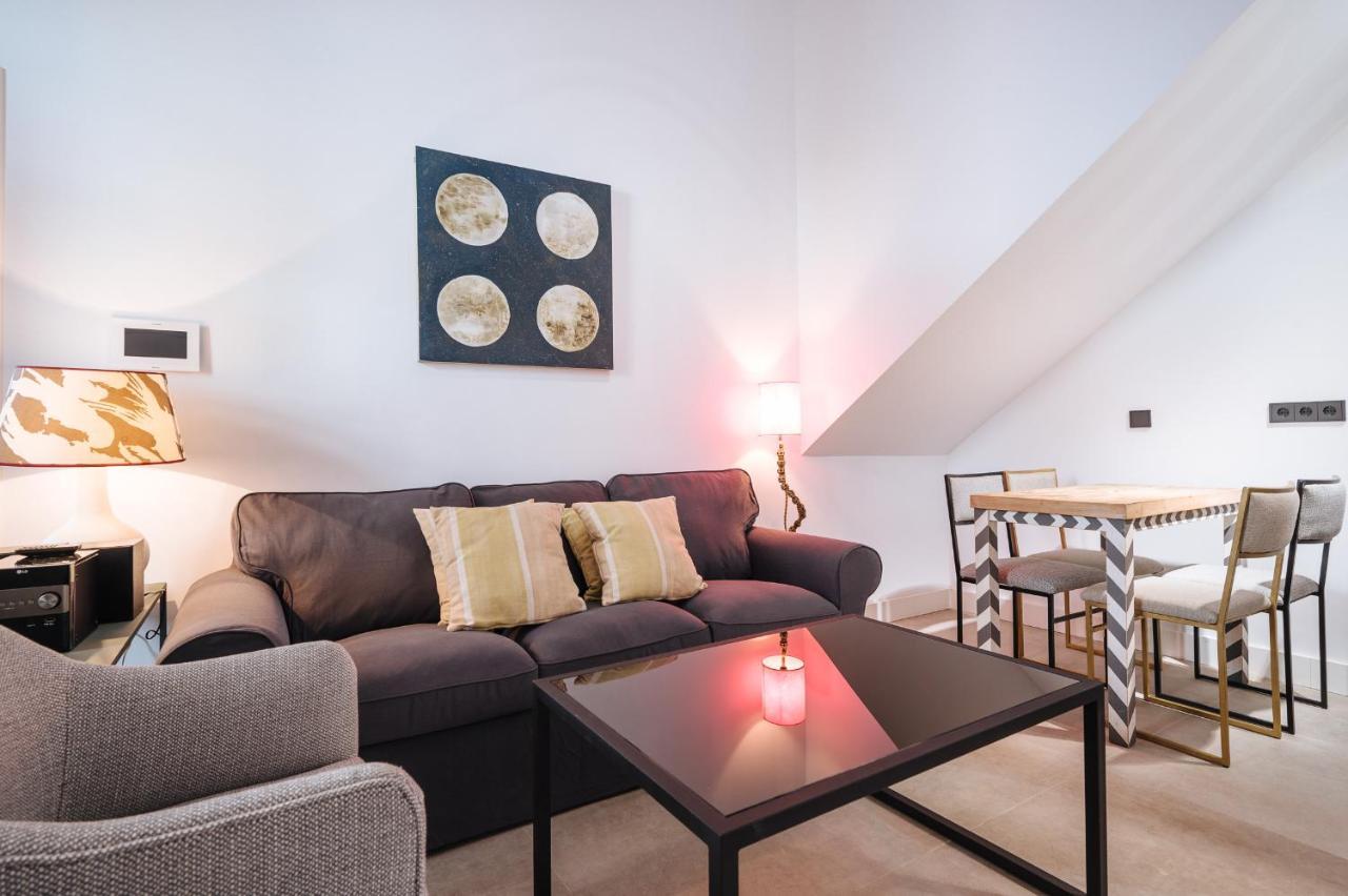Apartamentos Montevideo 6 إشبيلية المظهر الخارجي الصورة