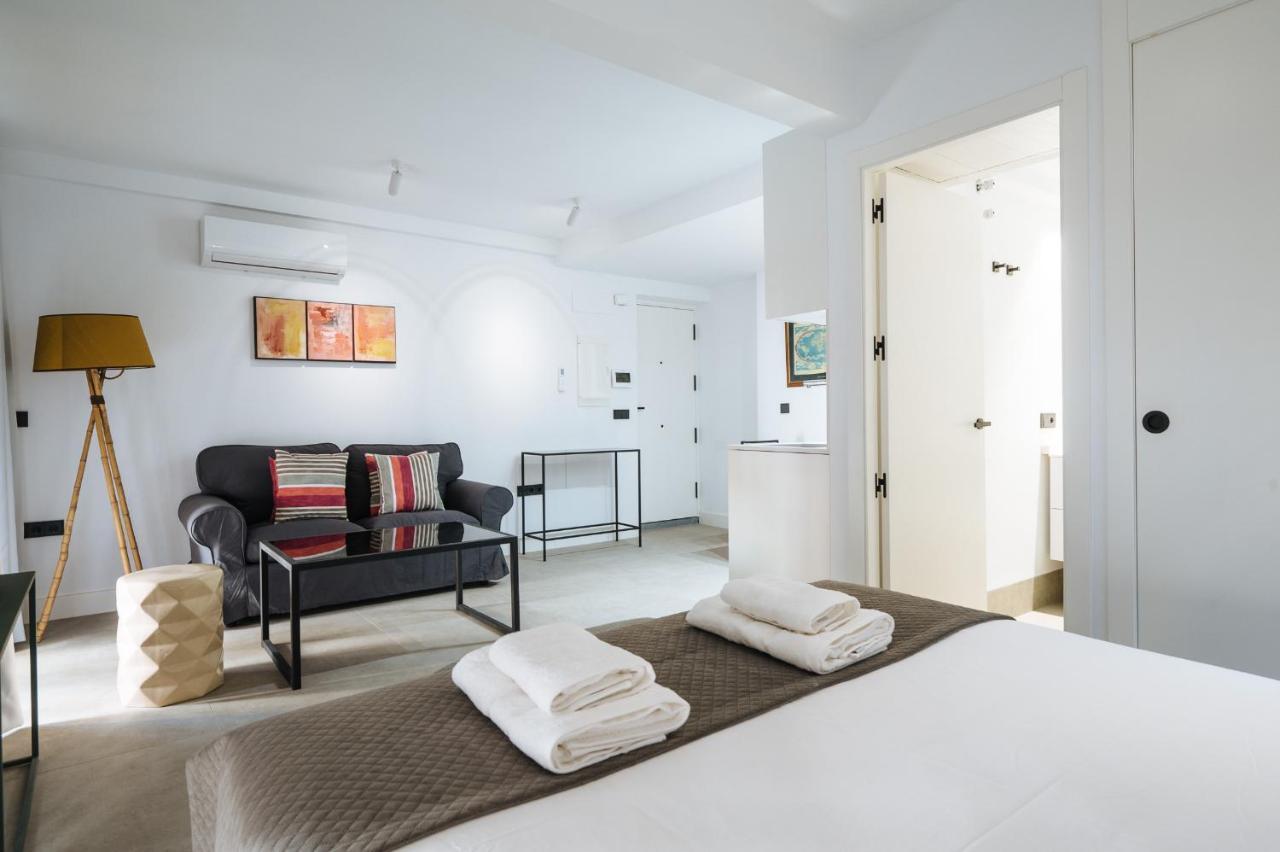 Apartamentos Montevideo 6 إشبيلية المظهر الخارجي الصورة